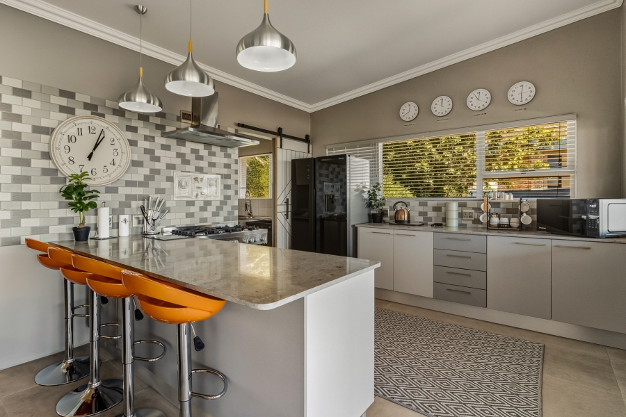 4 Bedroom Property for Sale in Gordon Heights Western Cape